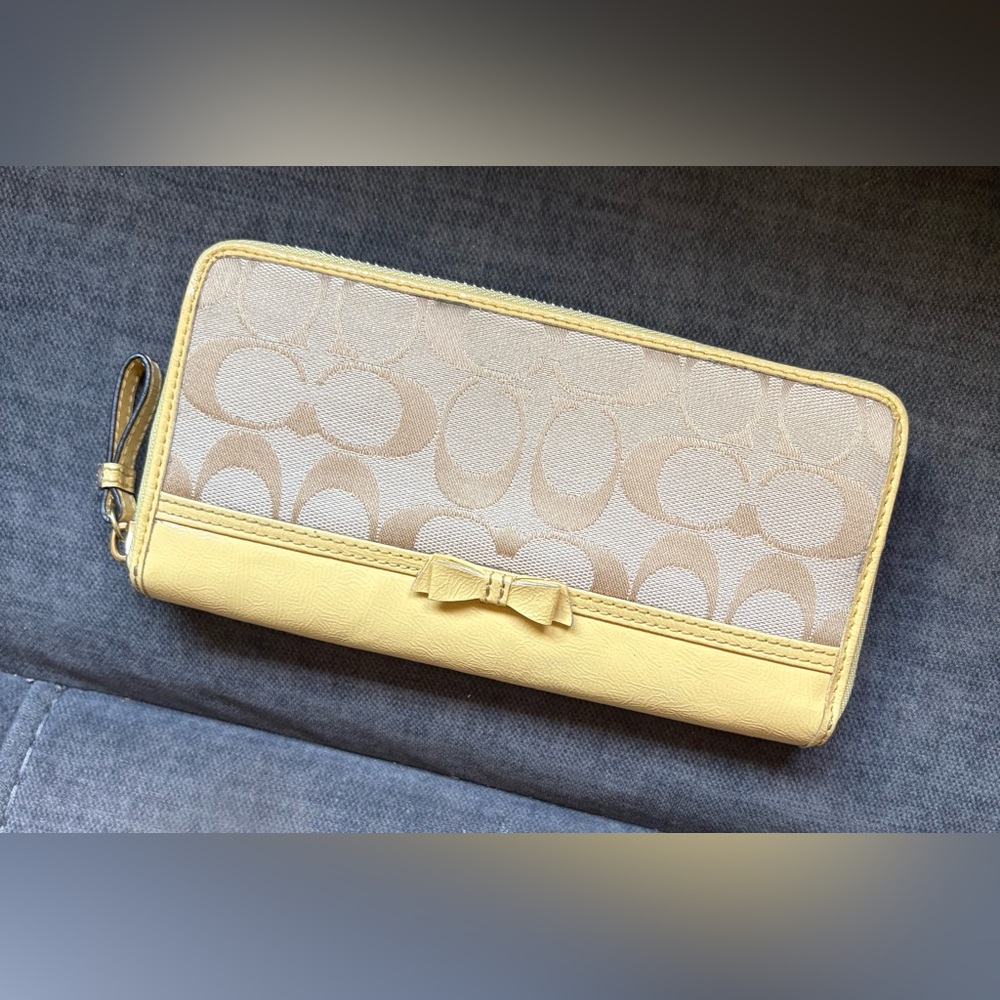 Coach Signature Zip Around Wallet Yellow Bow Accent Canvas Leather Wristlet